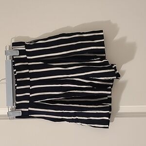 NWT H&M Womens Size 2 Black and White Striped Flowy Pull On Shorts